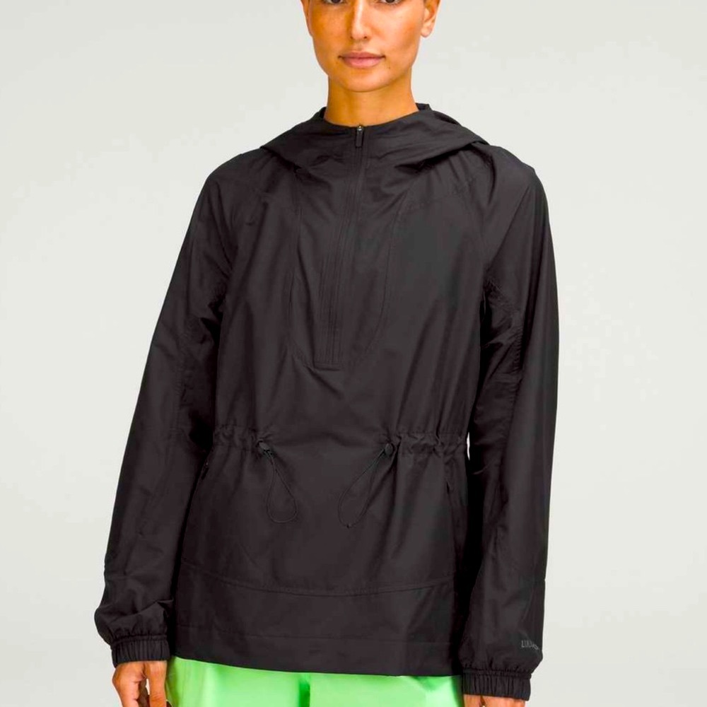 Lululemon Cinch-Waist Half-Zip Running Jacket
Black Women Sz 6 Hodded